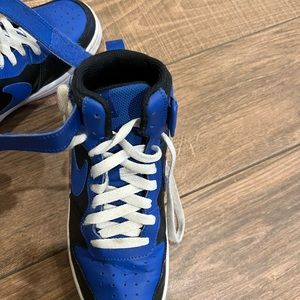 Nike Boys Court Borough DM8872-001 Running Shoes Sneakers Kids Size 4Y